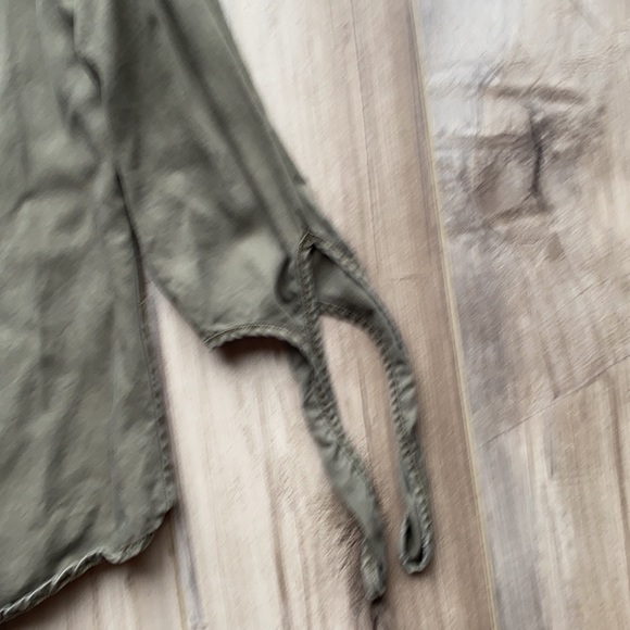 Green tie sleeve top/blouse - Picture 3 of 3